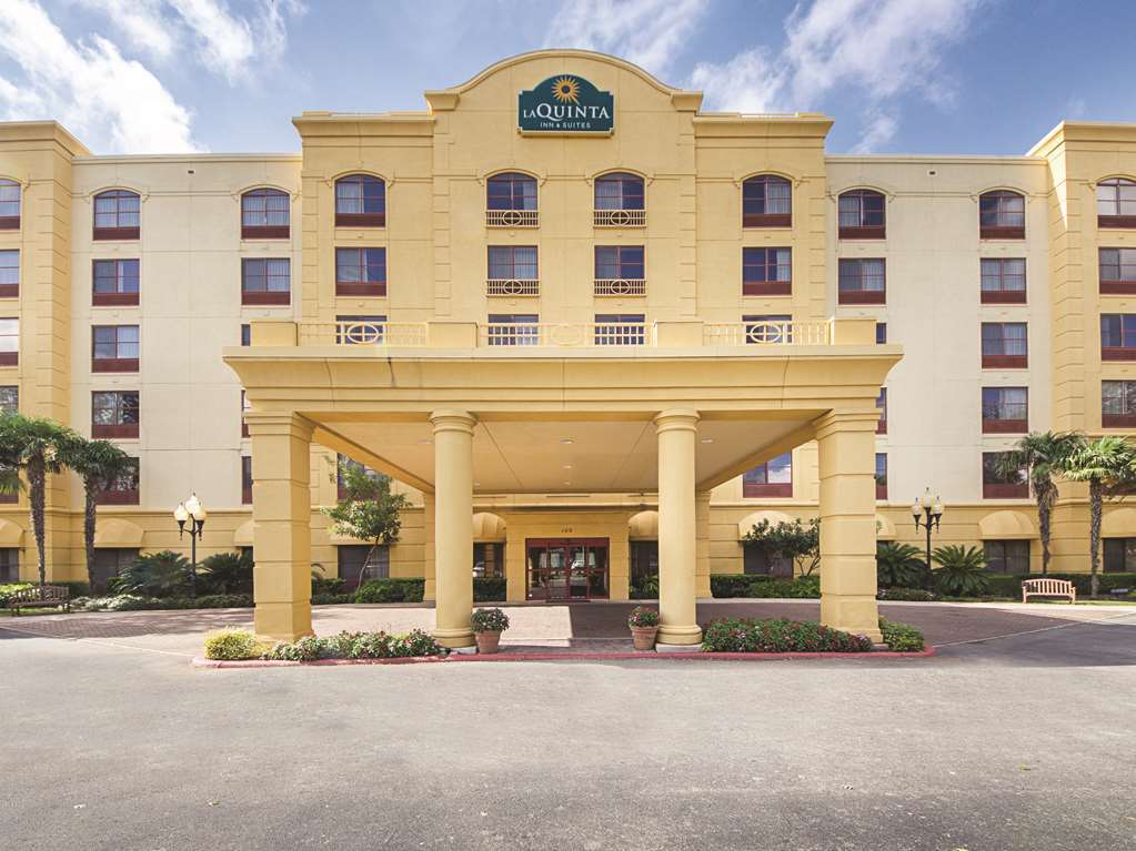 La Quinta Inn & Suites By Wyndham San Antonio Downtown Extérieur photo