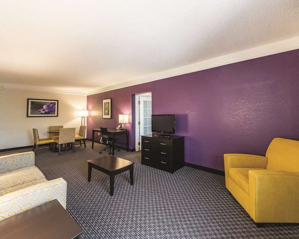 La Quinta Inn & Suites By Wyndham San Antonio Downtown Chambre photo